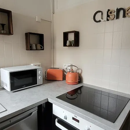 Chez Diane , Complet , Parking Gratuit Devant L'immeuble 아파트