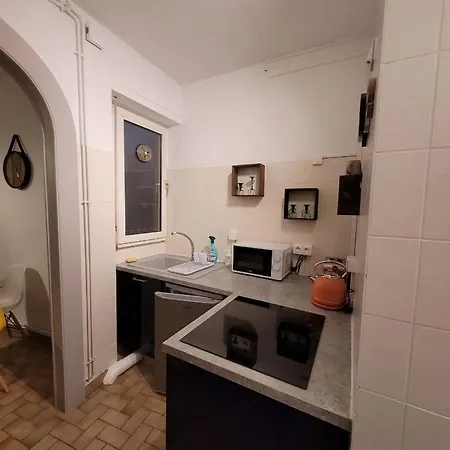 Chez Diane , Complet , Parking Gratuit Devant L'immeuble *