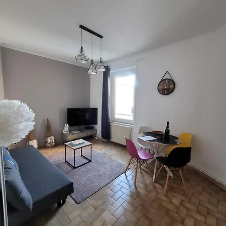 Chez Diane , Complet , Parking Gratuit Devant L'immeuble *